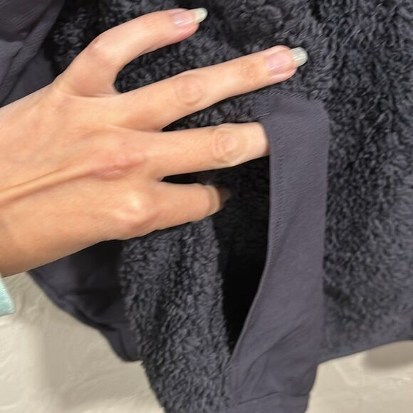 Nike Hooded Sherpa Cowl Neck Long Sleeve Sweatshirt Size Small - Picture 3 of 6